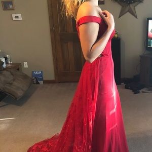 ellie wilde red prom dress with trail